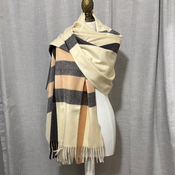 NWT Pretty Persuasions Scarf-Cream/Black/Tan Plaid-Twisted Fringe-Poly Blend - Picture 1 of 15